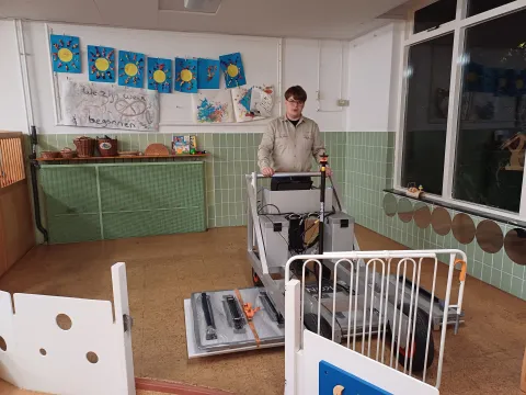 Met de 3D grondradar inpandig scannen bij een kinderdagverblijf.