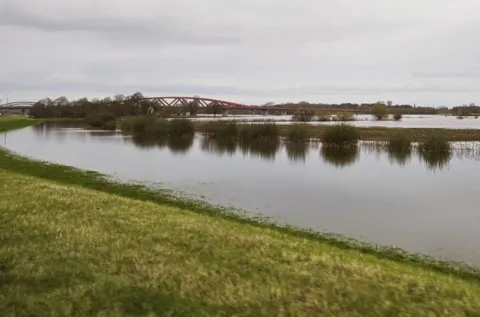 Samenwerken van belang bij waterbodemonderzoek voor dijkversterking Zwolle-Olst