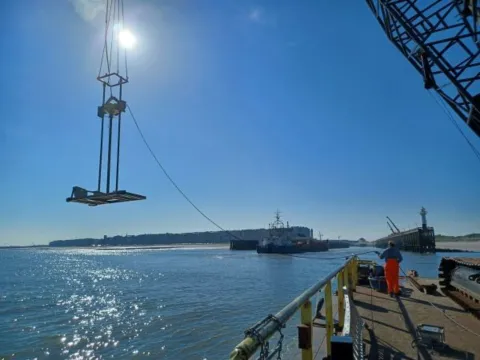 Specialistisch waterbodemonderzoek met valbom en vibrocorer