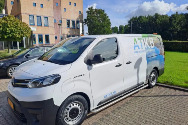 ATKB's eerste elektrische veldwerkbus