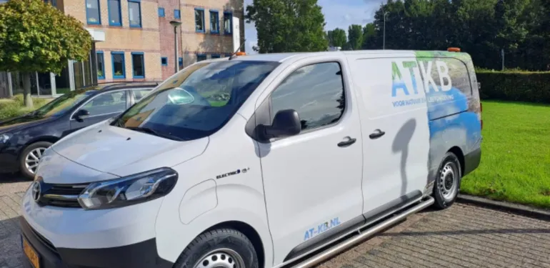 ATKB's eerste elektrische veldwerkbus