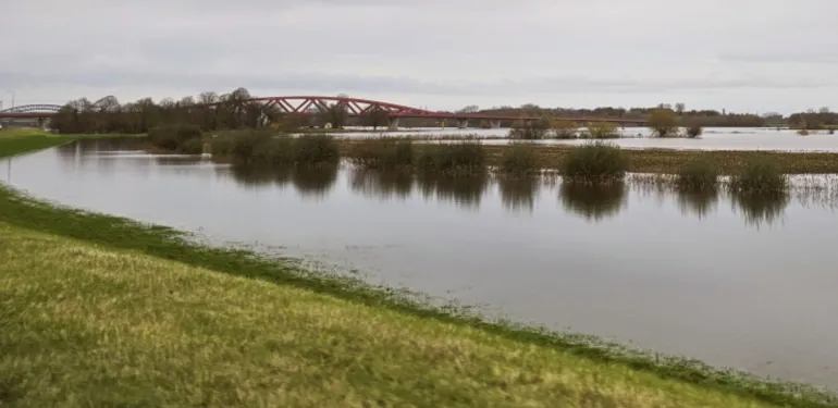 Samenwerken van belang bij waterbodemonderzoek voor dijkversterking Zwolle-Olst