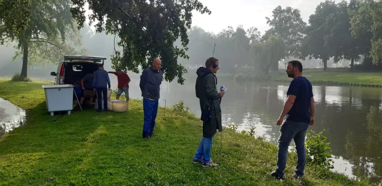 Wegvangen van de rode Amerikaanse rivierkreeft in Ede
