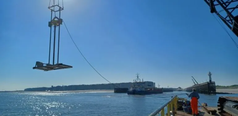 Specialistisch waterbodemonderzoek met valbom en vibrocorer